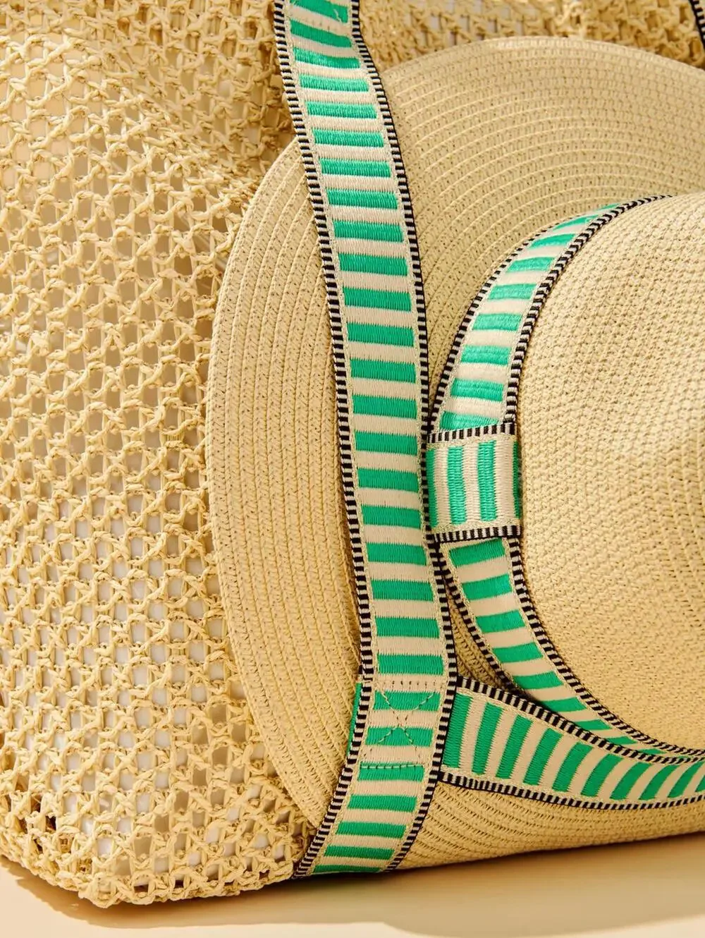 Beach Bag Shiraleah Green Hat and Tote Set, Natural Dorian Travel Beach Bag - Picture 7 of 9
